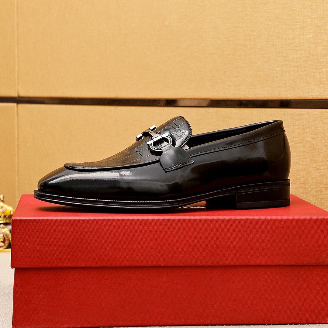 Ferragamo Black Textured Bit Loafers — side