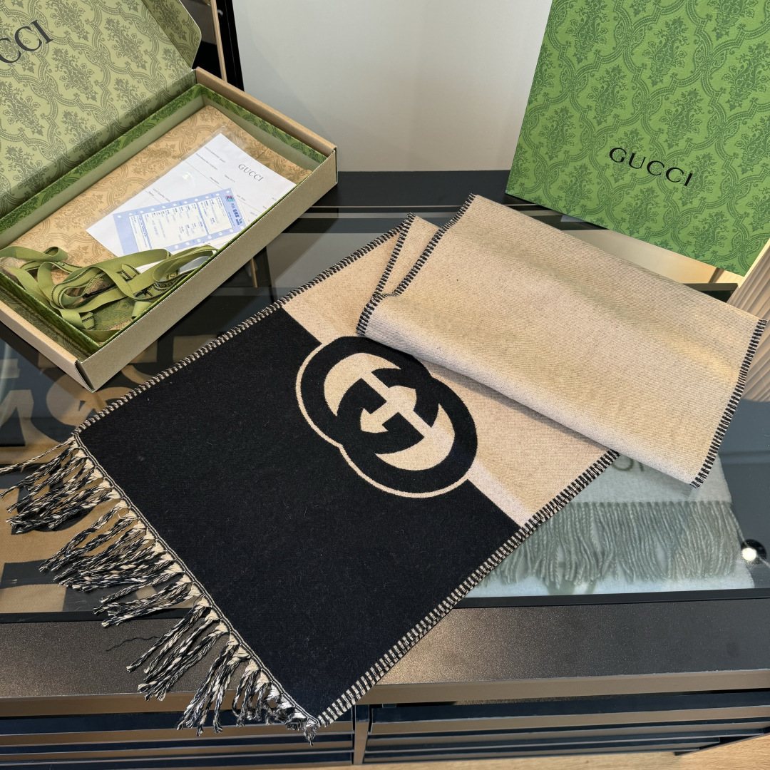 Gucci Black and Beige Fringe Scarf — side