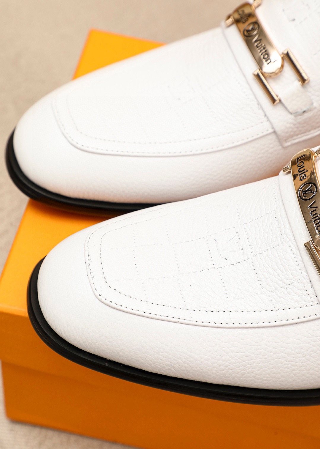 Louis Vuitton White Textured Bar Loafers — detail