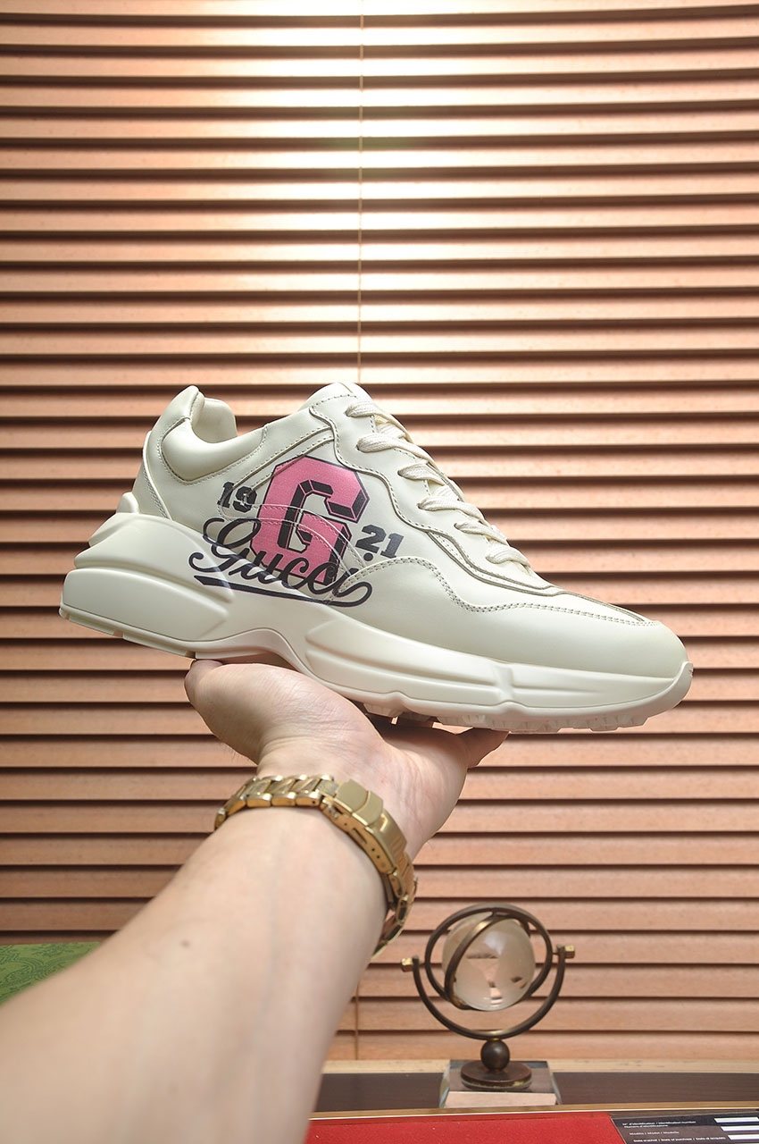 GUCCI Off-White Pink Graphic Sneakers — model