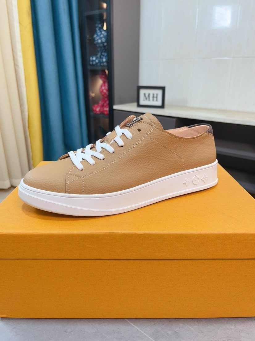 Louis Vuitton Textured Low-Top Sneakers — front