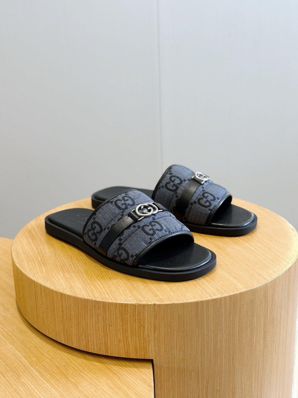 Gucci Interlocking G Slide Sandals — hero