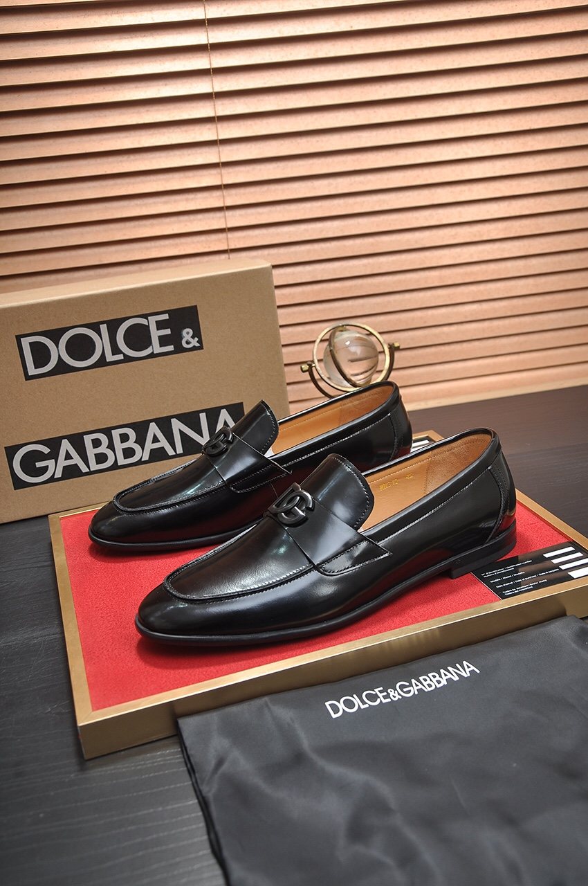 Dolce & Gabbana Leather Logo-Hardware Loafers — front