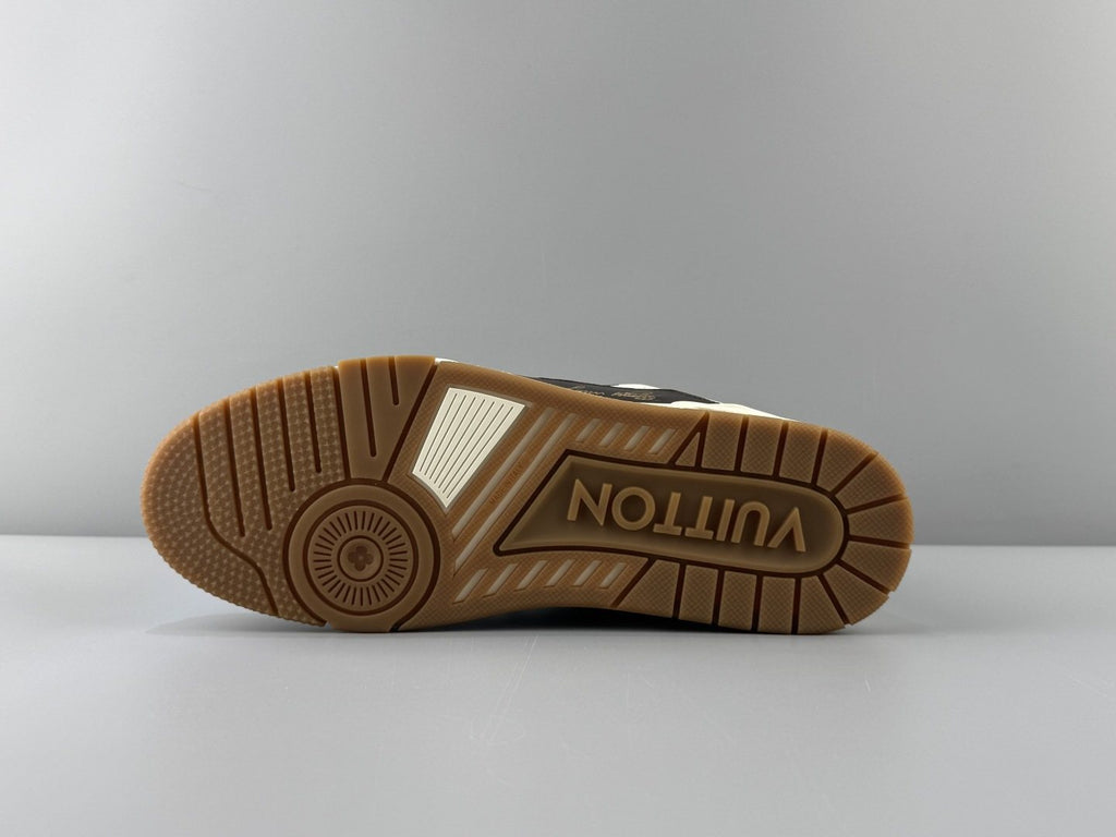 Louis Vuitton White & Black Low-Top Sneakers — detail