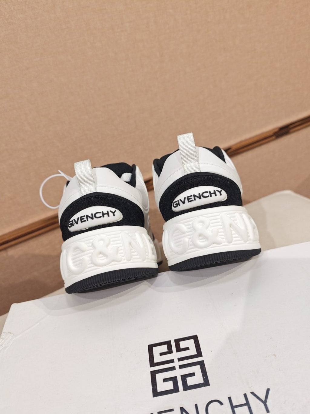 Givenchy Logo Low-Top Sneakers — side