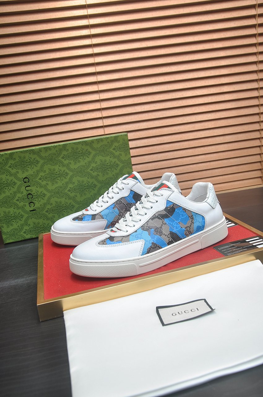 Gucci Patterned Panel Low-Top Sneakers — model