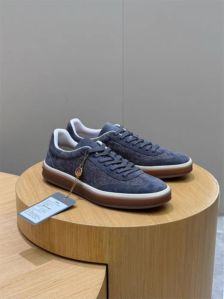 Men’s Low-Top Lace-Up Sneakers — front